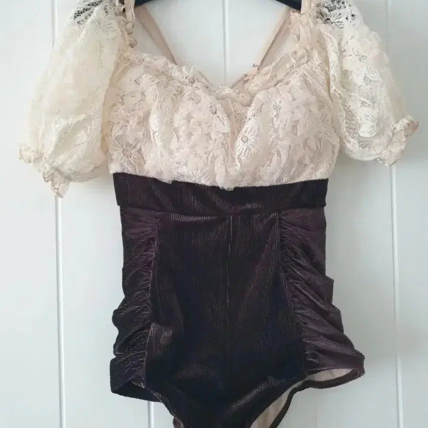 [BUNJANG] Off-Shoulder Lace Monokini Swimsuit / (새상품) 오프숄더 레이스 모노키니 수영복