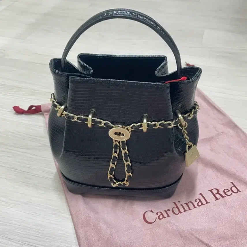 [BUNJANG] Cardinal Red Lizard Pattern Belt Bag with Gold Chain / Cardinal Red 카디널레드 벨백 리자드블랙 금장
