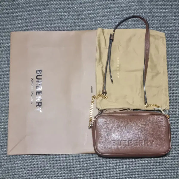 [BUNJANG] Burberry Mini Gold Chain Camera Bag / 버버리 미니 금장체인 카메라 백