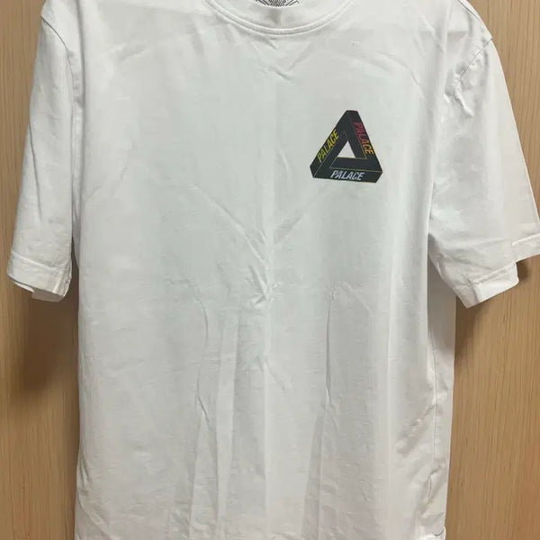 [BUNJANG] Palace Tri-ferg T-Shirt White / 팔라스 트라이로티 티셔츠 화이트