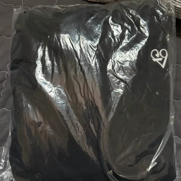 [BUNJANG] fromis_9 Encore Hoodie Black / 프로미스나인 앙콘 후드티 미사용 새상품 블랙 팝니다