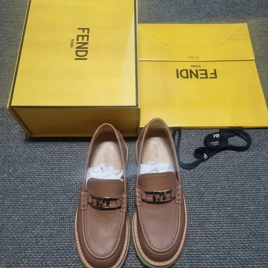 [BUNJANG] Fendi Men's Loafers Size 8 (270) / 펜디 남자 구두 로퍼 8(270)사이즈