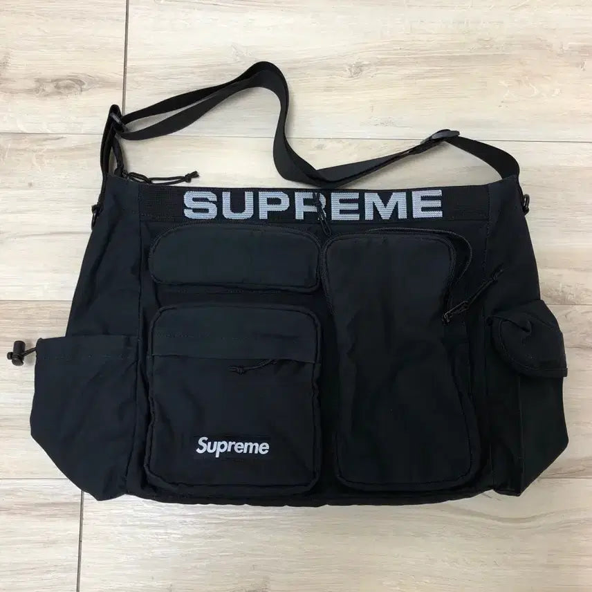 [BUNJANG] Supreme Field Messenger Bag Black / 슈프림 필드 메신저 백 블랙