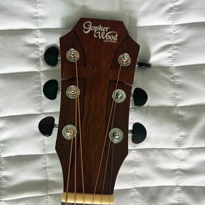 [BUNJANG] Gopherwood Acoustic Guitar Headstock / 고퍼우드 어쿠스틱 기타 헤드