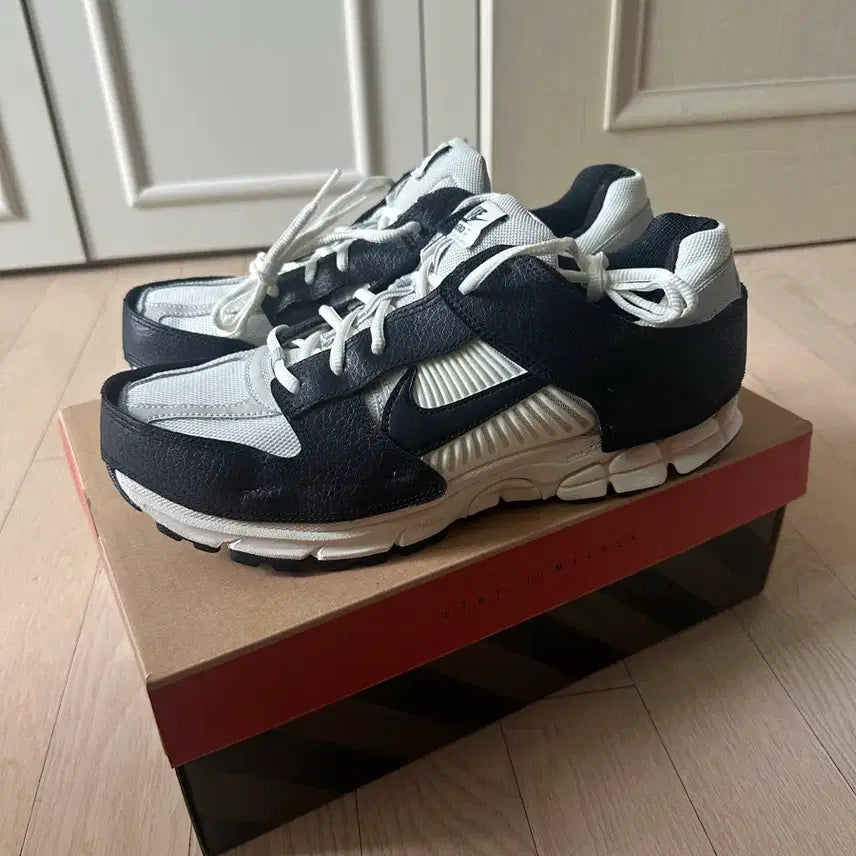 [BUNJANG] Nike Zoom Vomero 5 Wolf Grey and Black / (W) 나이키 줌 보메로 5 울프 그레이 앤 블랙 280