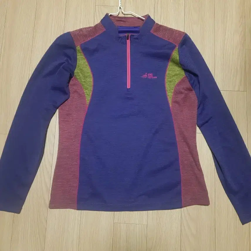 [BUNJANG] Women's T-Shirt Size 55 / 예쁜 여성 티셔츠 (55)
