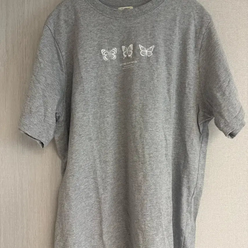 [BUNJANG] Letter From Moon Triple Butterfly Embroidery Oversized T-Shirt (Melange Grey) / 레터프롬문 트리플 나비 자수 오버핏 반팔 티셔츠 ( 멜란지그레이)