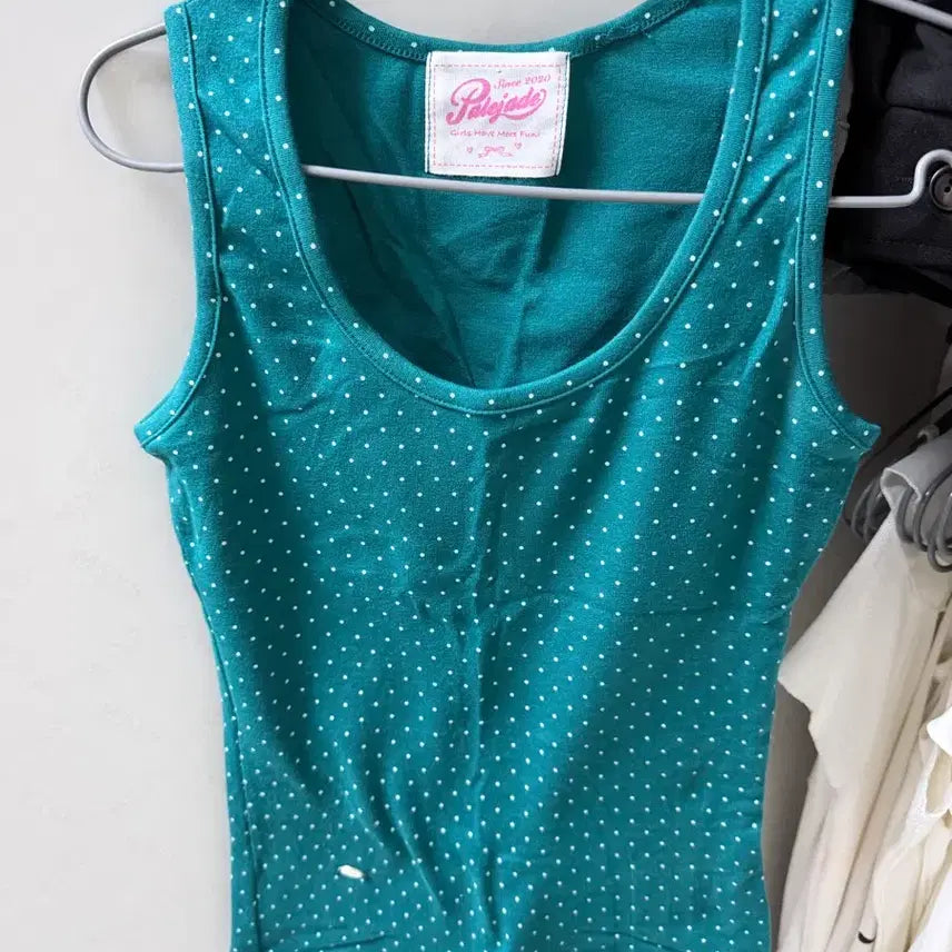 [BUNJANG] Pale Jade Sleeveless Top / 페일제이드 나시