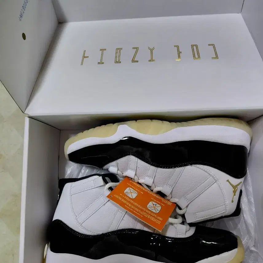[BUNJANG] Air Jordan 11 Gratitude Men's 260mm (US 8) / 조던11 그래티튜드 (260)