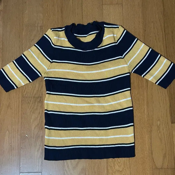[BUNJANG] Striped Short-Sleeve Knit Top / 스트라이프반팔니트