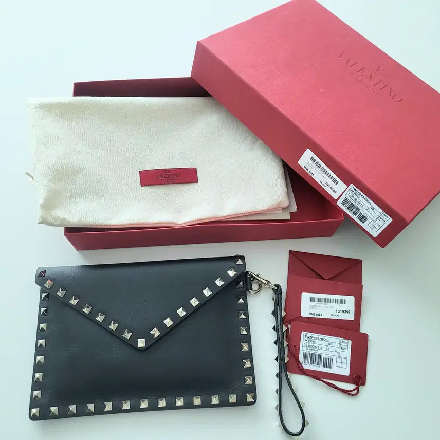 [BUNJANG] Valentino Black Rockstud Clutch Bag / 발렌티노 락스터드 클러치백 블랙