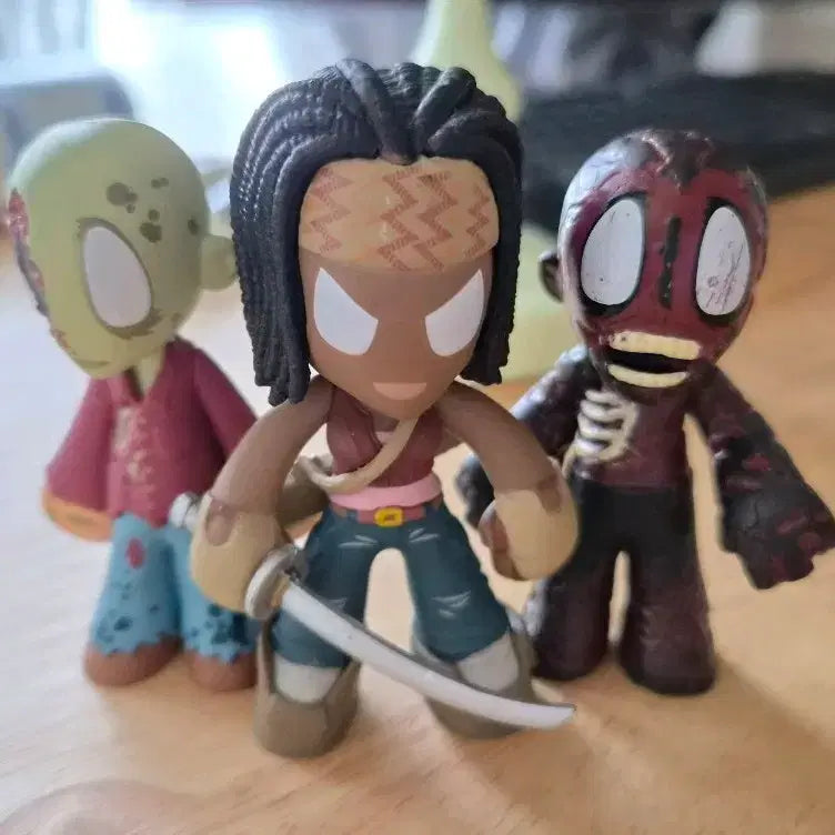 [BUNJANG] The Walking Dead Funko Mystery Minis Michonne & Zombie Figures / 워킹데드 펀코 미스테리 미니 피규어 미숀&좀비