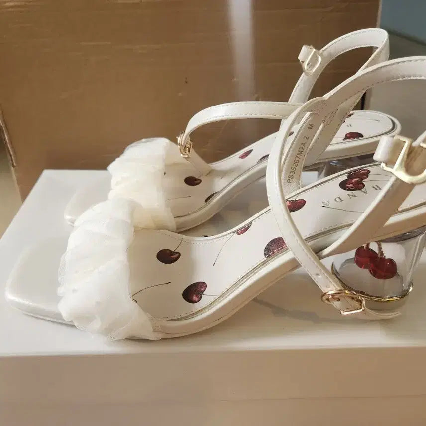 [BUNJANG] RANDA Cherry Heel Strap Sandals White 235 / RANDA 체리 힐 스트랩 샌들 화이트 235 m사이즈