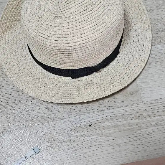 [BUNJANG] Straw Bucket Hat with Black Ribbon Accent / 밀짚 모자 블랙 리본 포인트