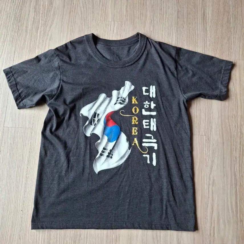 [BUNJANG] Taegeukgi Printing Short-Sleeve T-Shirt / 태극기 프린팅 반팔티
