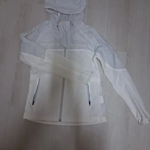 [BUNJANG] New Balance Windbreaker Hoodie Zip-Up White / 뉴발란스 바람막이 후드집업 화이트