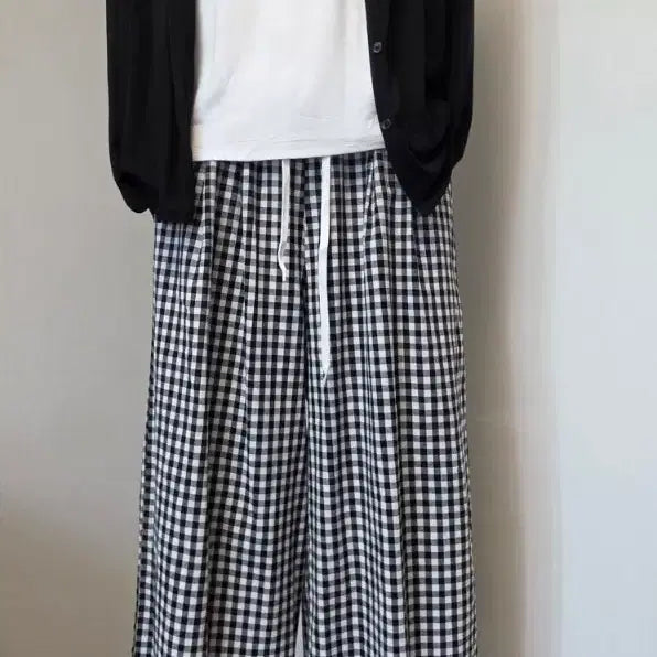 [BUNJANG] Black Cardigan, White Sleeveless Top & Check Wide Pants Set / 블랙 가디건 & 화이트 나시 & 체크 와이드 팬츠