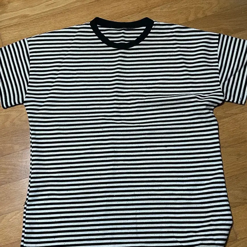 [BUNJANG] Striped Short Sleeve T-Shirt / 스트라이프반팔티