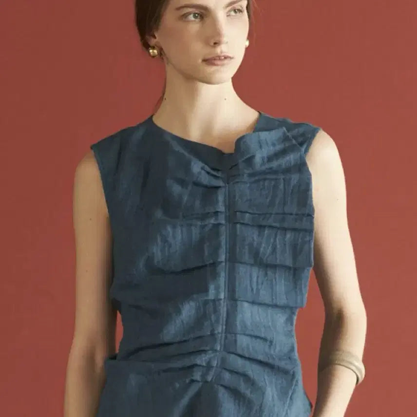 [BUNJANG] Maison de Ines Shirring Sleeveless Blouse - Blue / [미착용새상품] 메종드이네스 셔링 슬리브리스 블라우스 블루