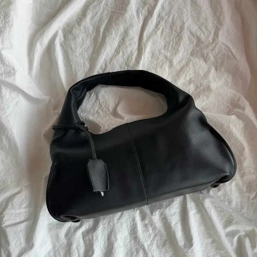 [BUNJANG] Atelier de Lumiere Pillow Hobo Bag / 아뜰리에드루멘 필로우 호보백