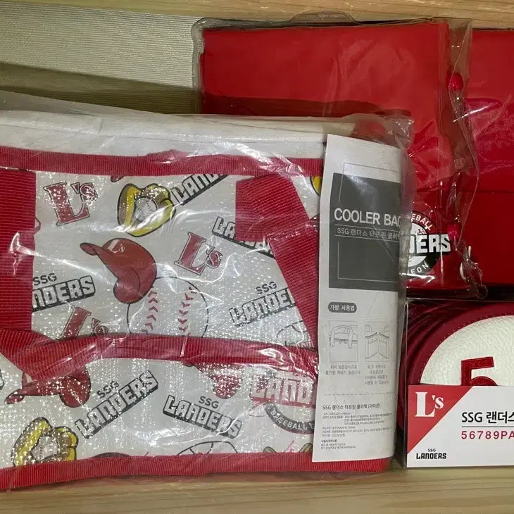 [BUNJANG] SSG Landers Cooler Bag & Iron Cover Set / SSG 랜더스 쿨러백 아이언 커버 세트