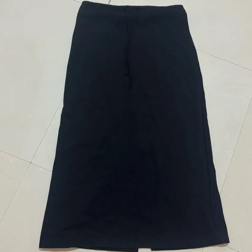 [BUNJANG] Black H-Line Midi Skirt / 블랙 H라인 스커트