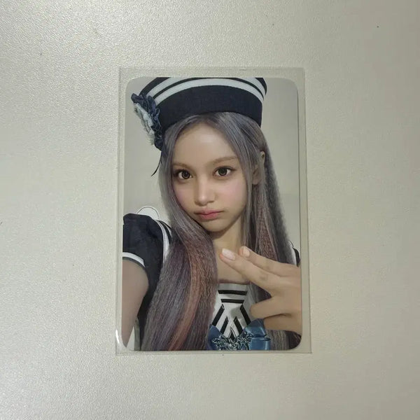 [BUNJANG] HARTHTHA Popup Exclusive Photocard Carmen / 하투하 팝업 7만원 구매 특전 포카 카르멘