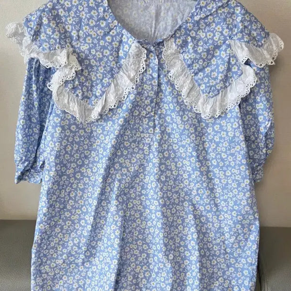 [BUNJANG] JS New York Sky Blue Floral Frill Blouse / 제시뉴욕 하늘색 꽃무늬 프릴 블라우스