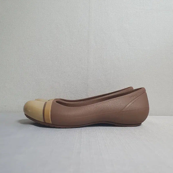 [BUNJANG] Crocs Cap Toe Ballet Flats Brown Beige / 크록스 캡토 발레 플랫슈즈 브라운 베이지 230mm