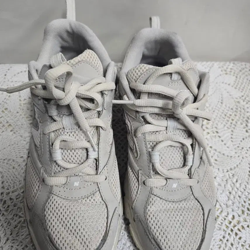 [BUNJANG] New Balance 408 Ivory Size 255 / 뉴발란스 408 아이보리 255