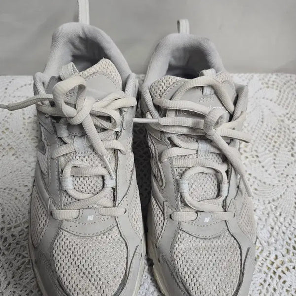 [BUNJANG] New Balance 408 Ivory Size 255 / 뉴발란스 408 아이보리 255