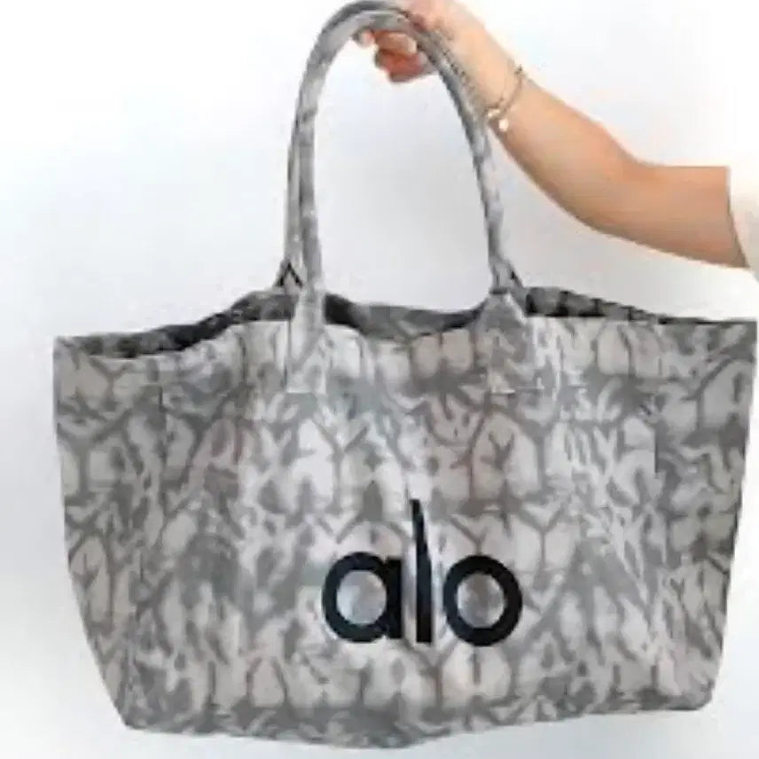 [BUNJANG] ALO Shoulder Bag Tie-Dye Pattern / 새상품 알로 숄더백 타이 다이 패턴