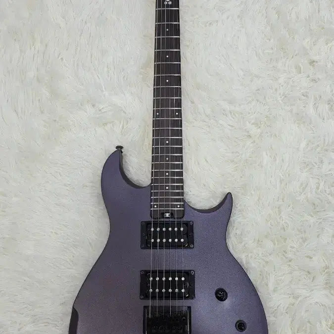 [BUNJANG] HEX W300 Electric Guitar - Satin Metallic Deep Purple + 15W Amplifier Bundle / HEX W300 사틴 메탈릭 딥퍼플 + 15W 앰프 세트
