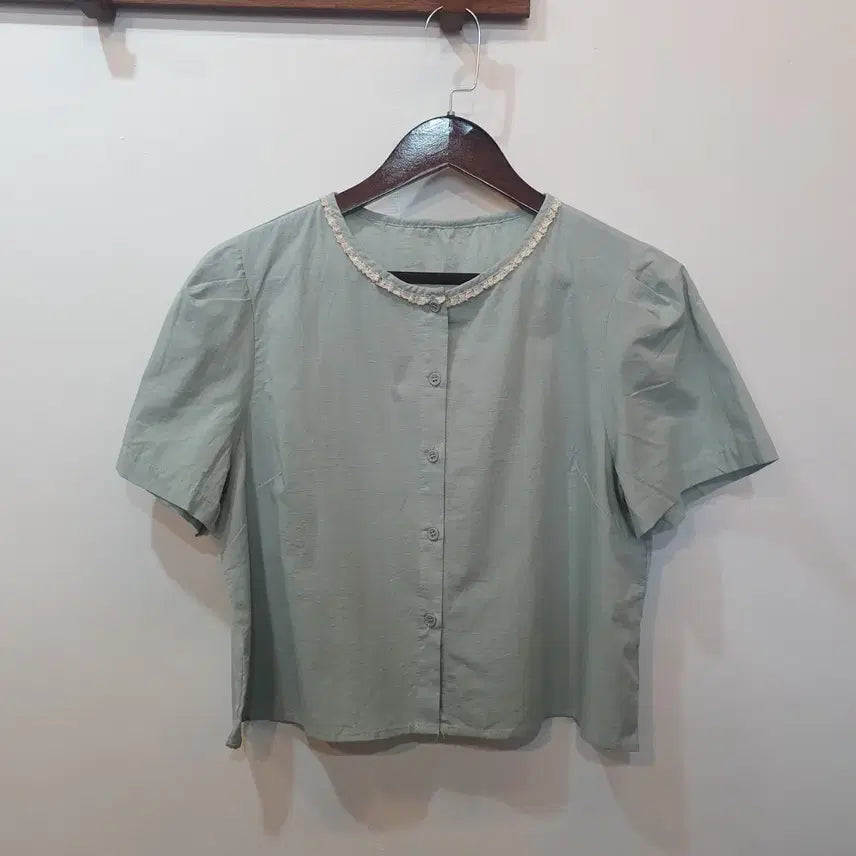 [BUNJANG] Pistachio Lace Blouse / 피스타치오 레이스 블라우스