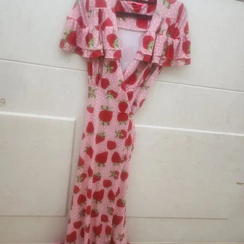 [BUNJANG] RAINE&RUFF PRE GIA Dress Strawberry Pattern Dress / 랭앤루 프리 지아 드레스 딸기 원피스