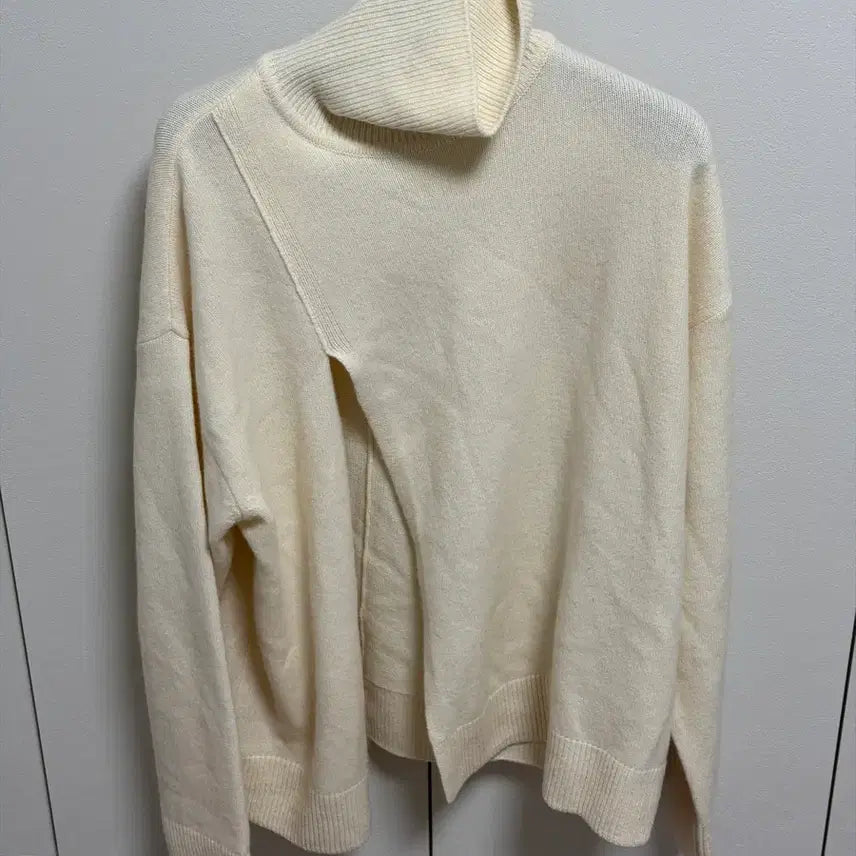 [BUNJANG] Wooyoungmi Cutout Turtleneck Knit 48 / 우영미 절개터틀넥 니트 48