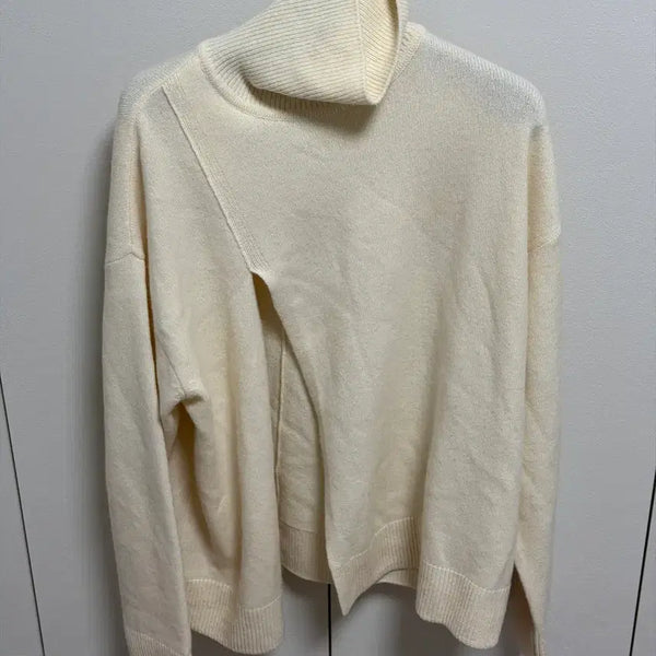 [BUNJANG] Wooyoungmi Cutout Turtleneck Knit 48 / 우영미 절개터틀넥 니트 48