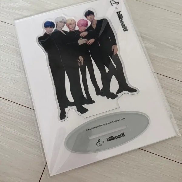 [BUNJANG] PLAVE Billboard Group Acrylic Standee (Sealed) / 플레이브 빌보드 단체 아크릴스탠드 미개봉 판매