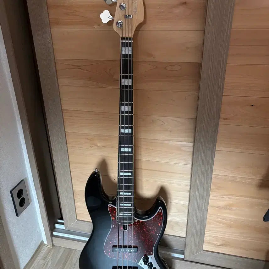 [BUNJANG] Squier Marcus Miller V7 2nd Gen Jazz Bass 4-String Black / 사이어 마커스밀러 v7 2세대 재즈베이스 4현 블랙