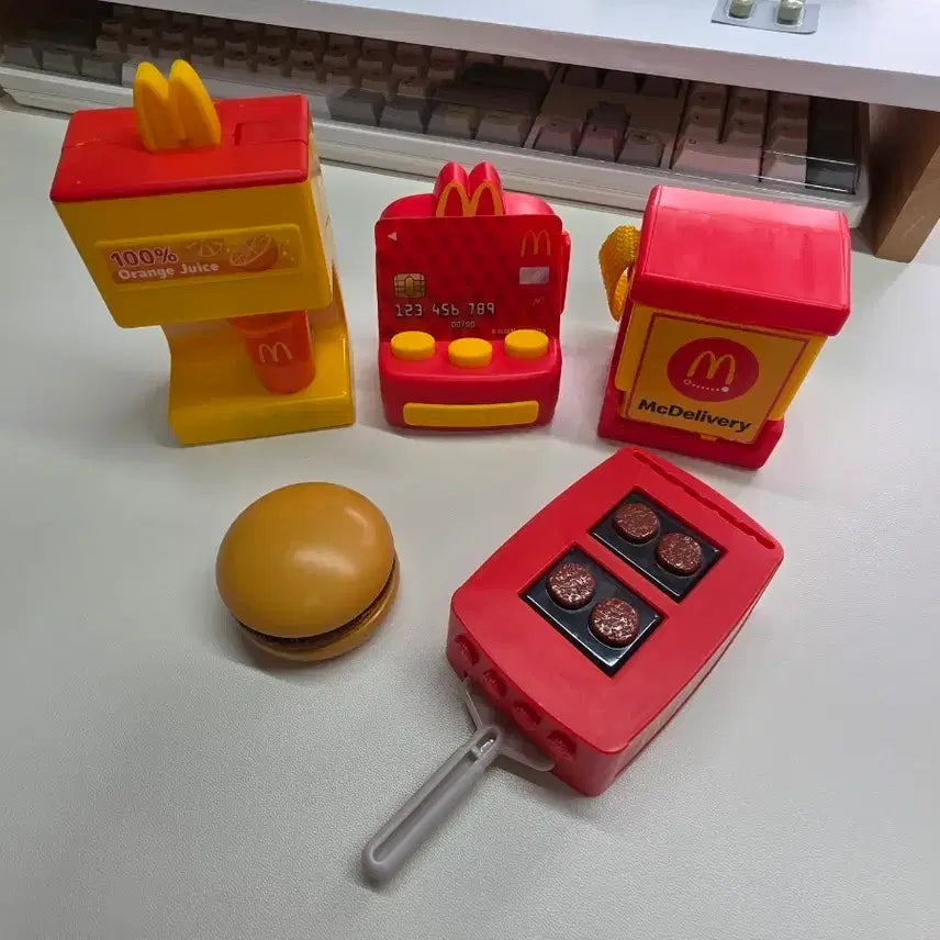 [BUNJANG] McDonald's Happy Meal Play Crew Bundle / 맥도날드 해피밀 플레이 맥크루 일괄 판매