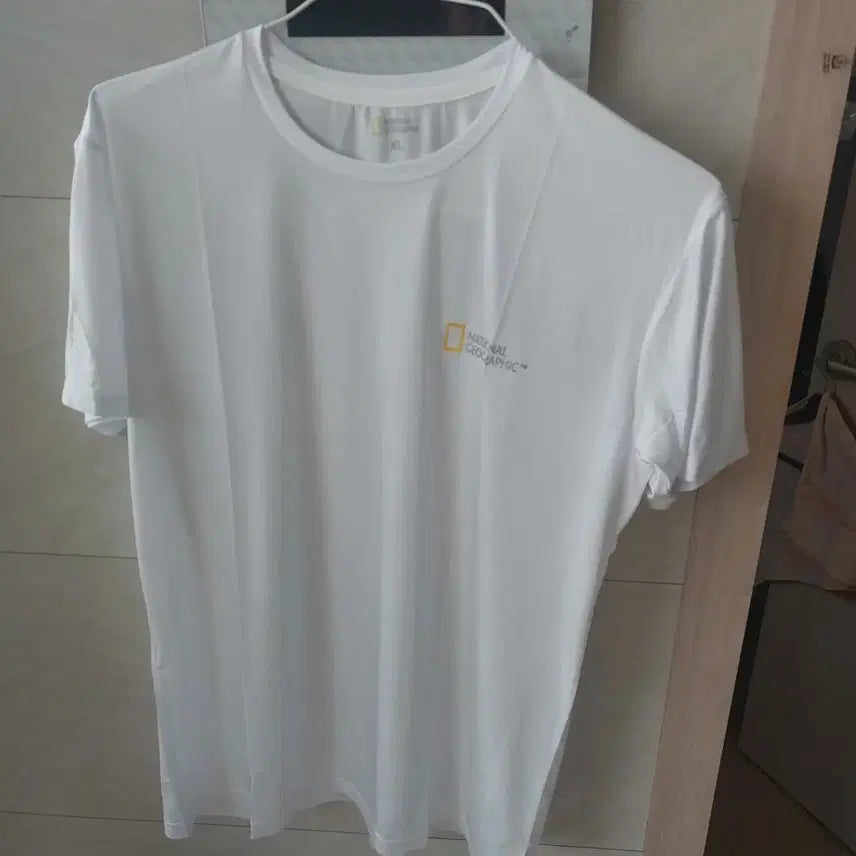 [BUNJANG] National Geographic Short Sleeve T-Shirt White XL / 내셔널 지오그래픽 반팔티 화이트 XL 새상품
