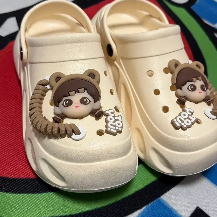 [BUNJANG] Character Jibbitz Sandals Size 250 / 캐릭터 지비츠 샌들 250