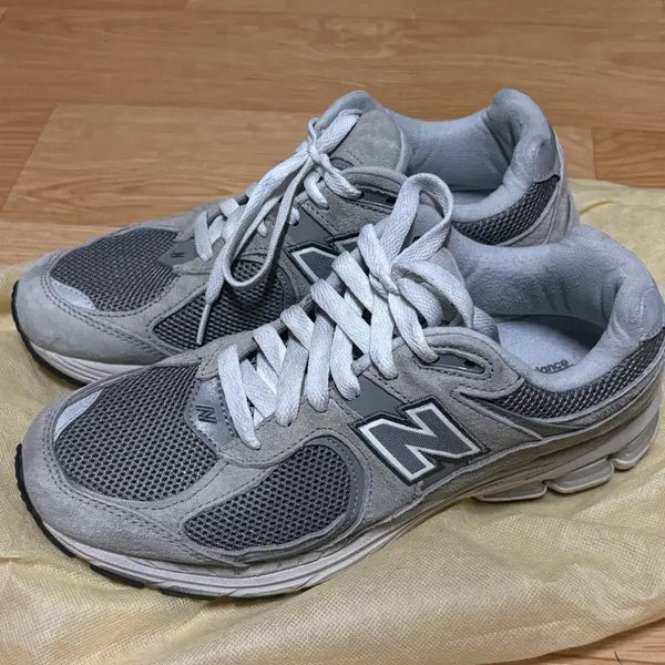 [BUNJANG] New Balance 2002R Grey / 뉴발란스 2002r 그레이 (250)