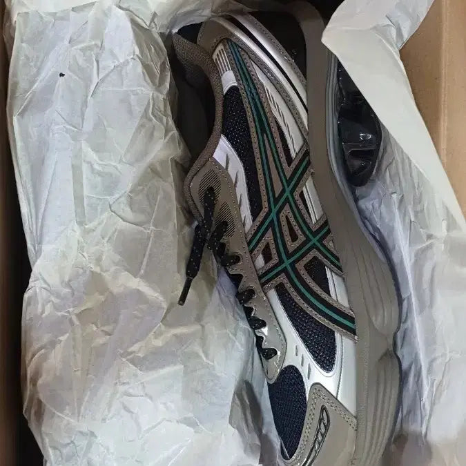 [BUNJANG] ASICS Gel-Kinetic Black Dark Taupe 260mm / 아식스 젤키네틱 블랙다크토프 260mm 팝니다