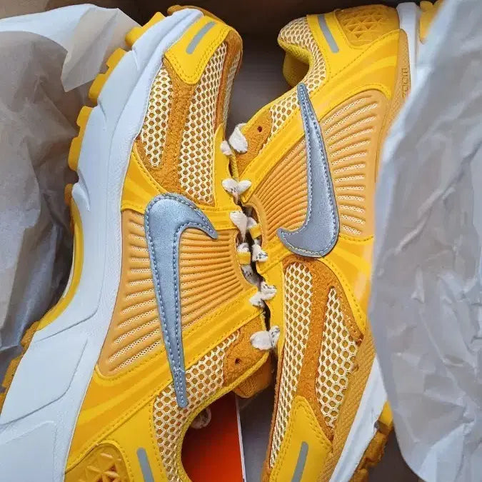 [BUNJANG] Nike Vomero 5 Yellow Men's Shoes 265mm / 나이키 보메로5  노랑 265mm 새상품 팝니다
