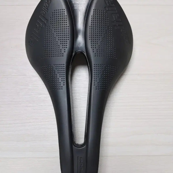 [BUNJANG] Selle Italia Novus Boost EVO Superflow 145mm Saddle / 셀레이탈리아 노부스부스트 EVO 슈퍼플로우  전립선안장 145미리 팝니다