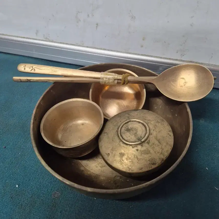 [BUNJANG] 7-Piece Vintage Brass Tableware Set / 옛날놋그릇7p일괄