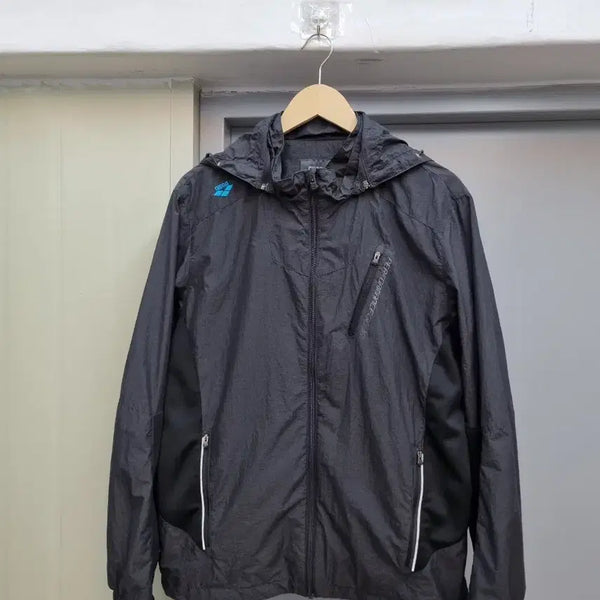 [BUNJANG] Arena Windbreaker Jumper Size L / 아레나 바람막이 점퍼 L