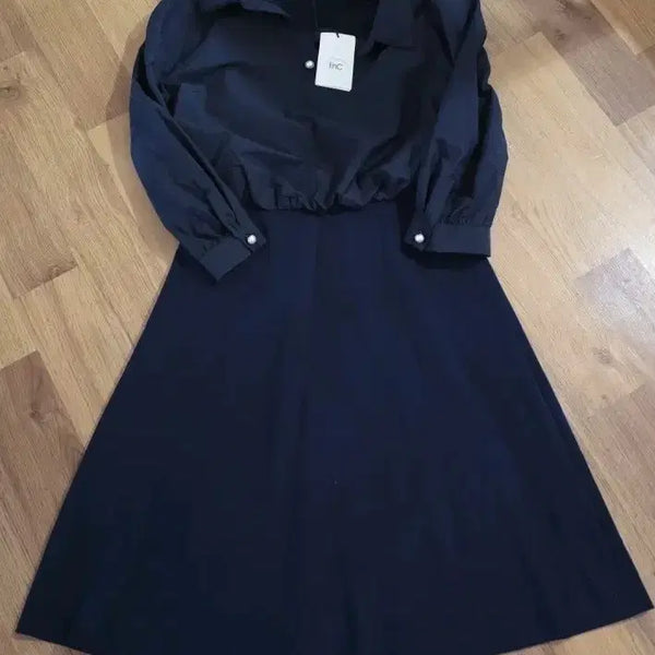 [BUNJANG] EnC Navy Shirt Dress with Pearl Button Detail / EnC 네이비 셔츠 원피스