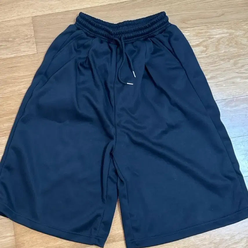 [BUNJANG] Black Bermuda Shorts / 검정 버뮤다 팬츠
